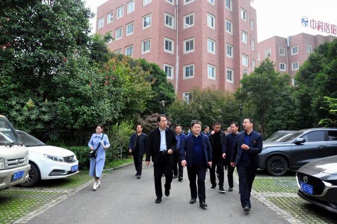 1640076329416770.jpg 640.webp (5).jpg